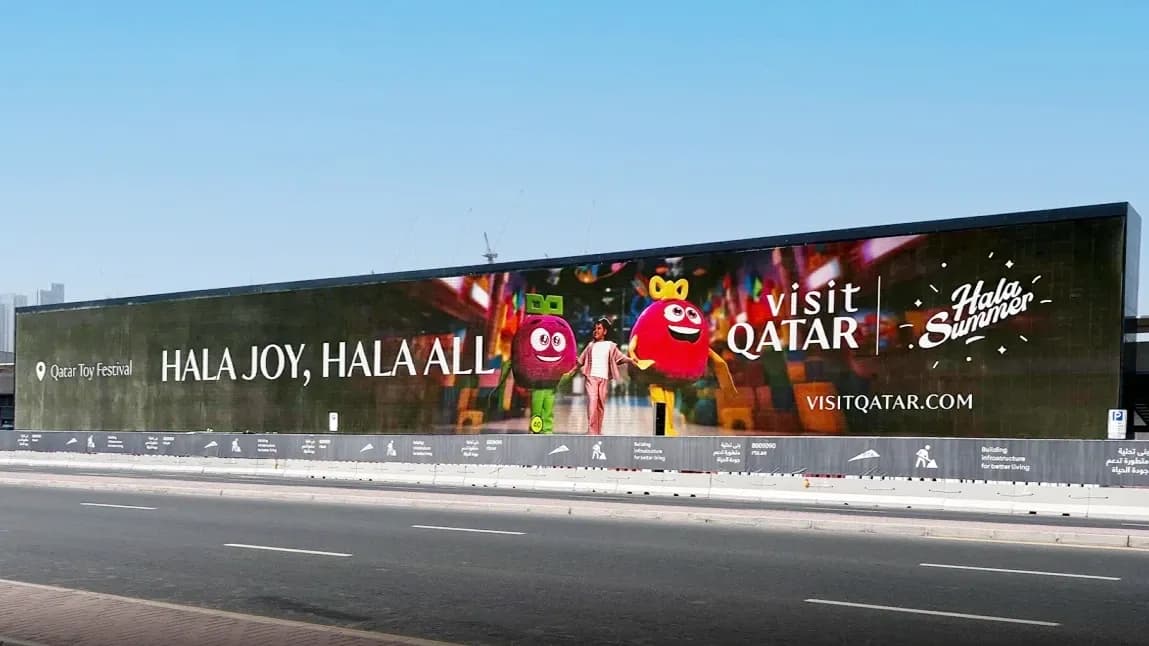 How Tourism Companies Use Outdoor Advertising Effectively in Dubai